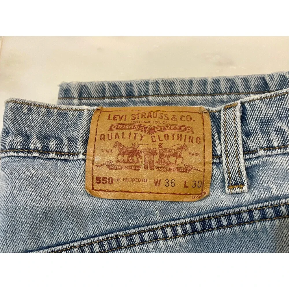 MEN'S VINTAGE (90's) LEVI'S 550 Red Tab, 36